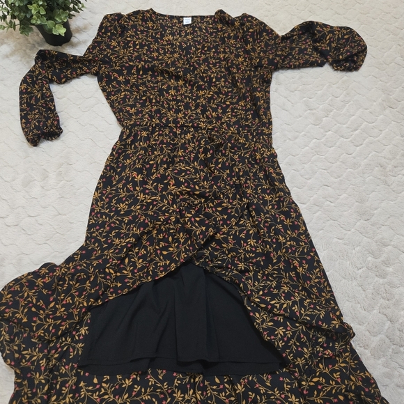 Old Navy Black, Gold, and Red Faux Wrap Ruffle Skirt Midi-Dress, Small - Picture 6 of 10